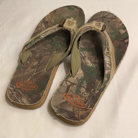 Real Tree Drake Jr. Flip Flops Sandals size 5M - Picture 2 of 9